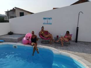 IMG-0bdf1ca7be18c94891f7419729d51771-V